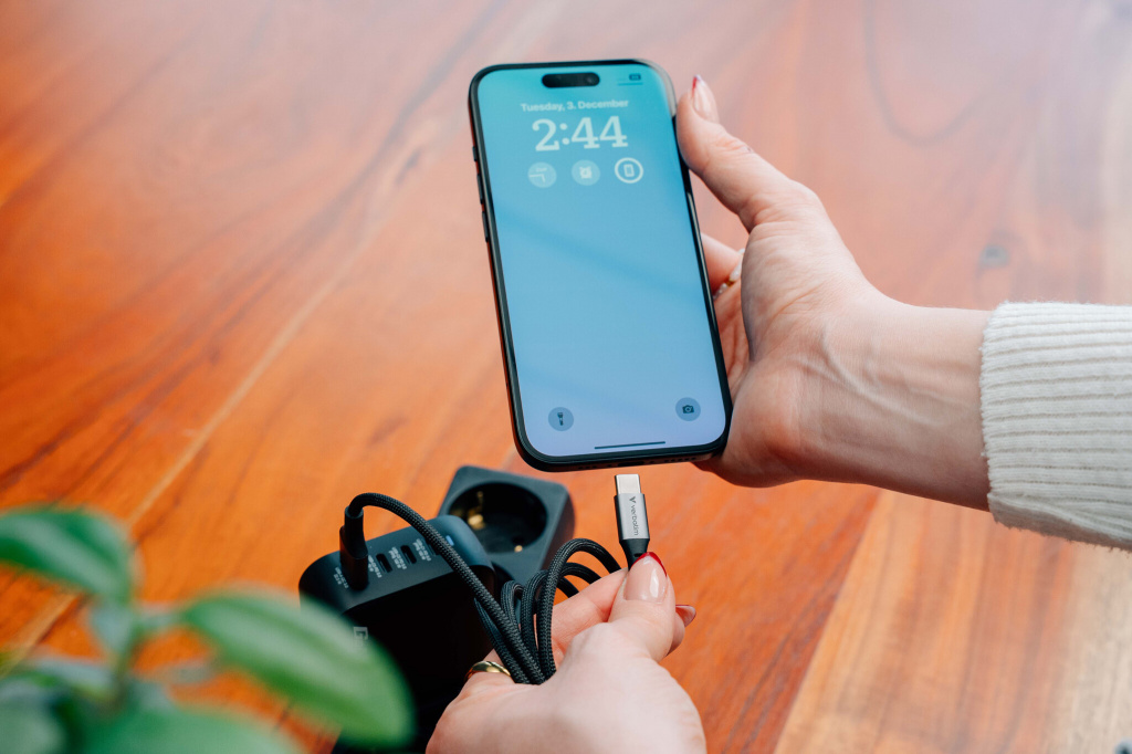 Verbatim Sync & Charge kabel USB-C na USB-C, M/M, 60W PD3.0/QC3.0, crni, 1.2m - Slika 6