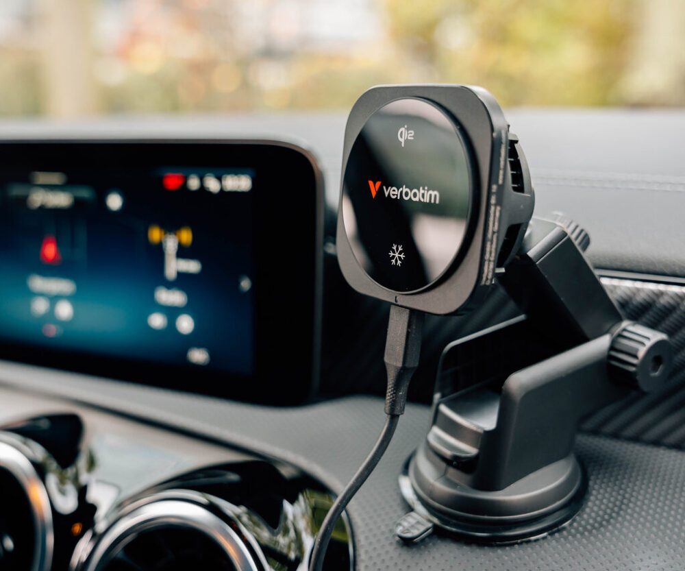 Alternative view of Verbatim Charge 'n' Drive Qi2 magnetski bežični auto punjač