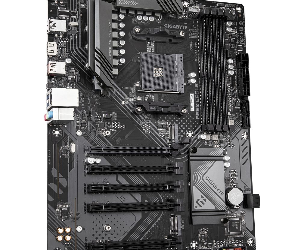 Alternative view of Gigabyte MB B550 Eagle, S.AM4, 4xDDR4/3200, PCIe 4.0, G-LAN, HDMI, USB-C, mATX